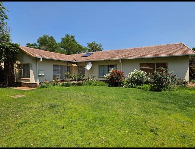 4 BEDROOM HOUSE FOR SALE IN GOLF PARK